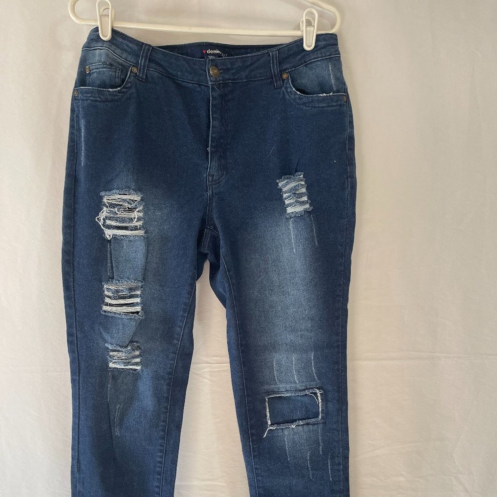 Denim 24/7 Distressed Jeans